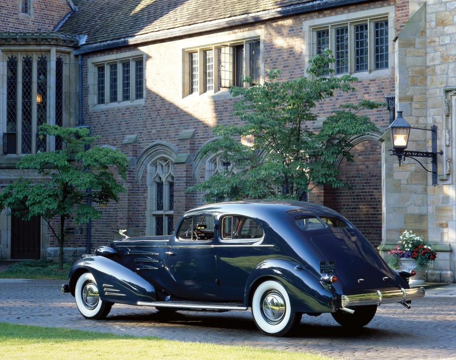  Cadillac Series 90 V16 Aerodynamic Coupe by Fleetwood 1936 года  (фото 3 из 6)